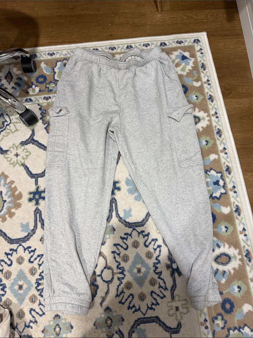 Universal Thread Light Gray Cargo Joggers